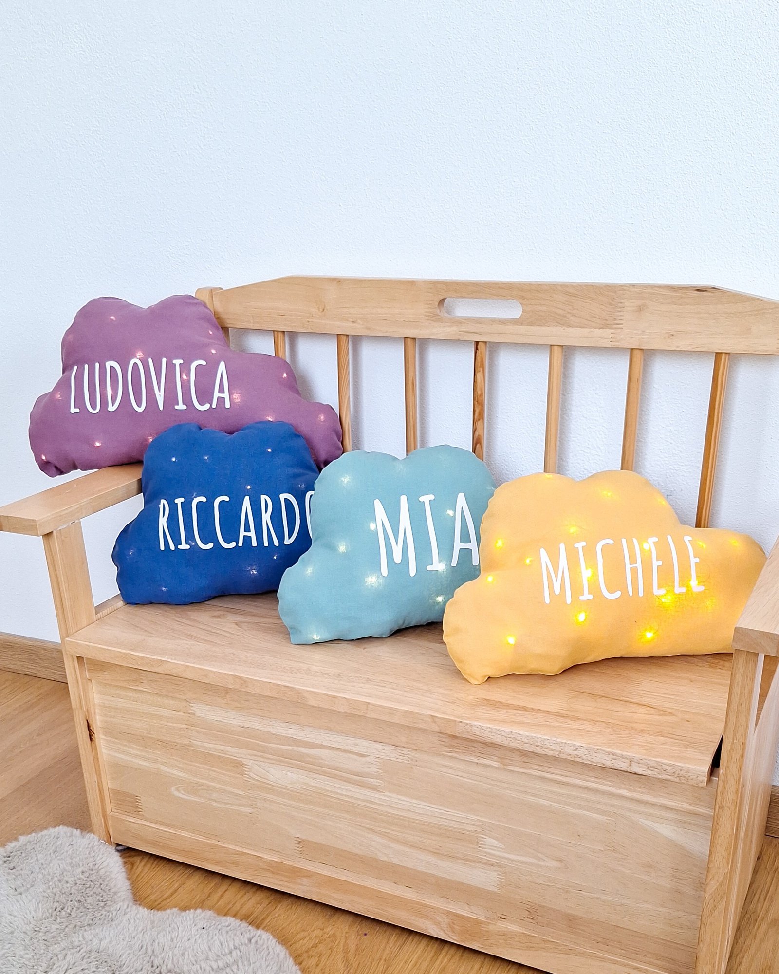 Nuvole luminose, luce notturna, M'AMÉLIE