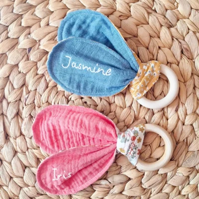 Anello di dentizione personalizzato pesca carta da zucchero primi denti mamélie ricamato a mano