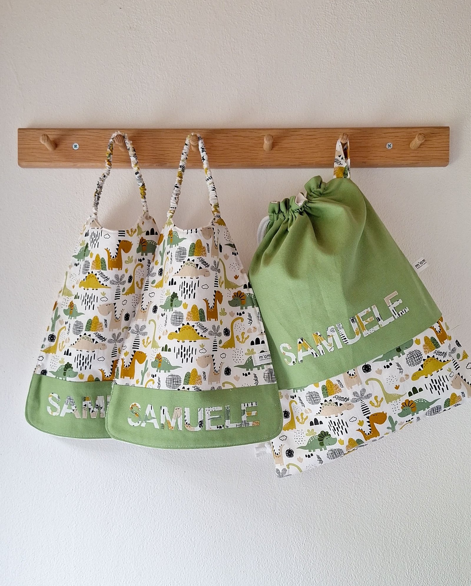 bavaglino con elastico personalizzato e sacco cambio verde lime