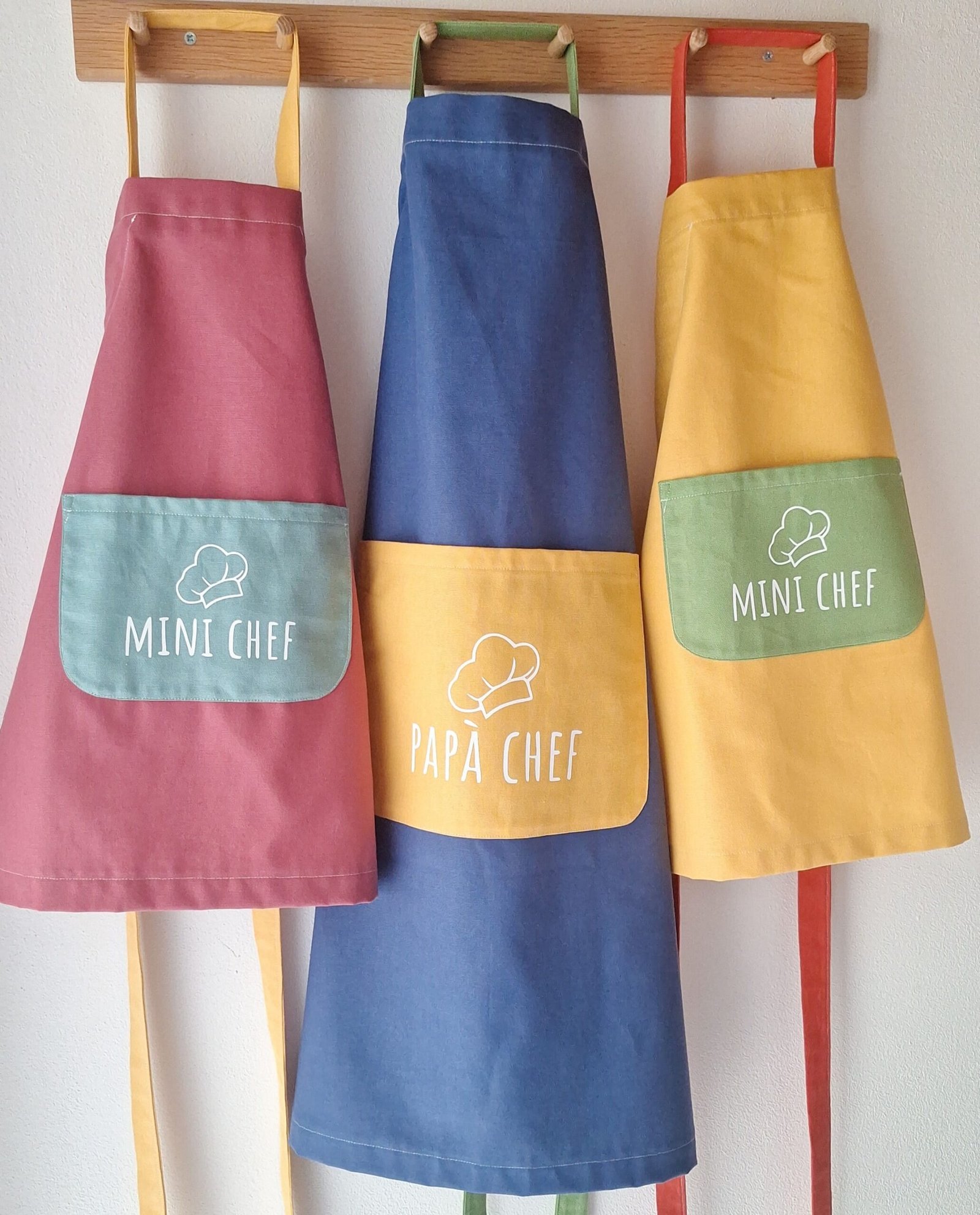 grembiuli bambino e adulto